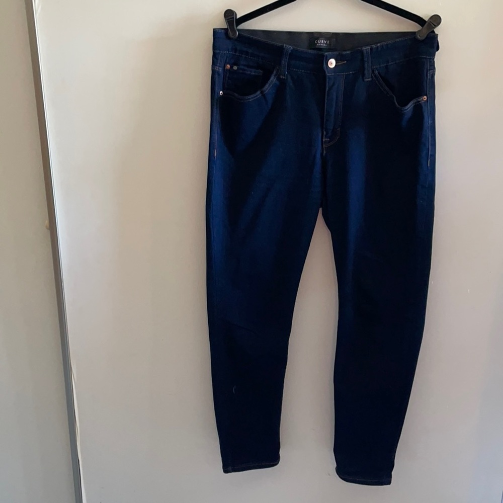 Super slimming dark blue jeans